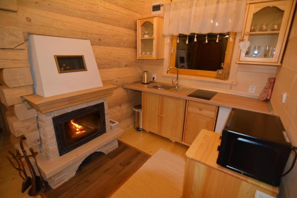 Chalets Adriana 데마노브스카돌리나 외부 사진